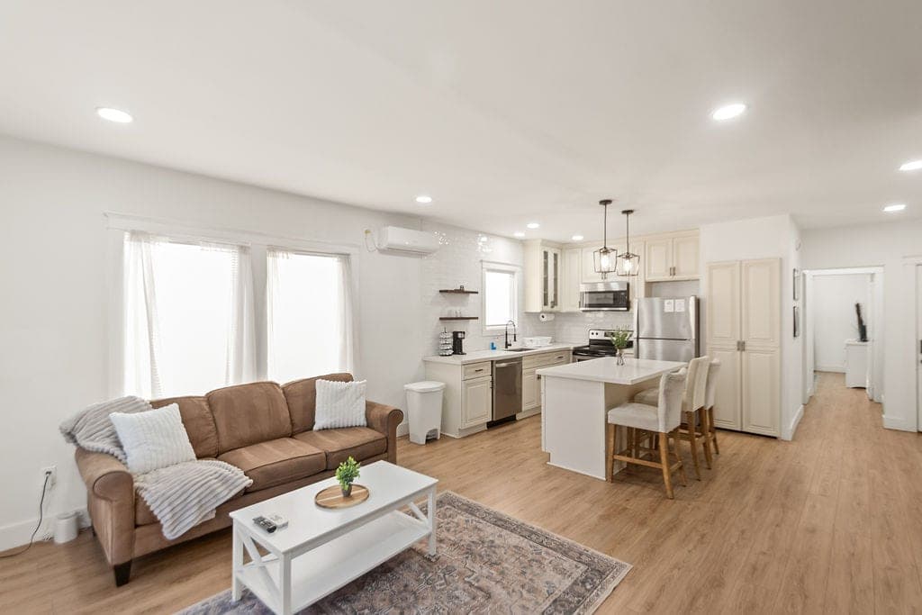 Premium EaDo Apartment | Stadiums • Downtown — vacation rental in Houston, TX